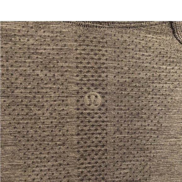 Lululemon size 8 swiftly tech top - Picture 5 of 7